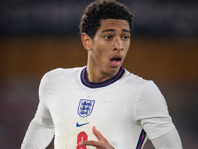 后无来者！C罗高难度进球，生涯929球，连续22年为葡萄牙进球！