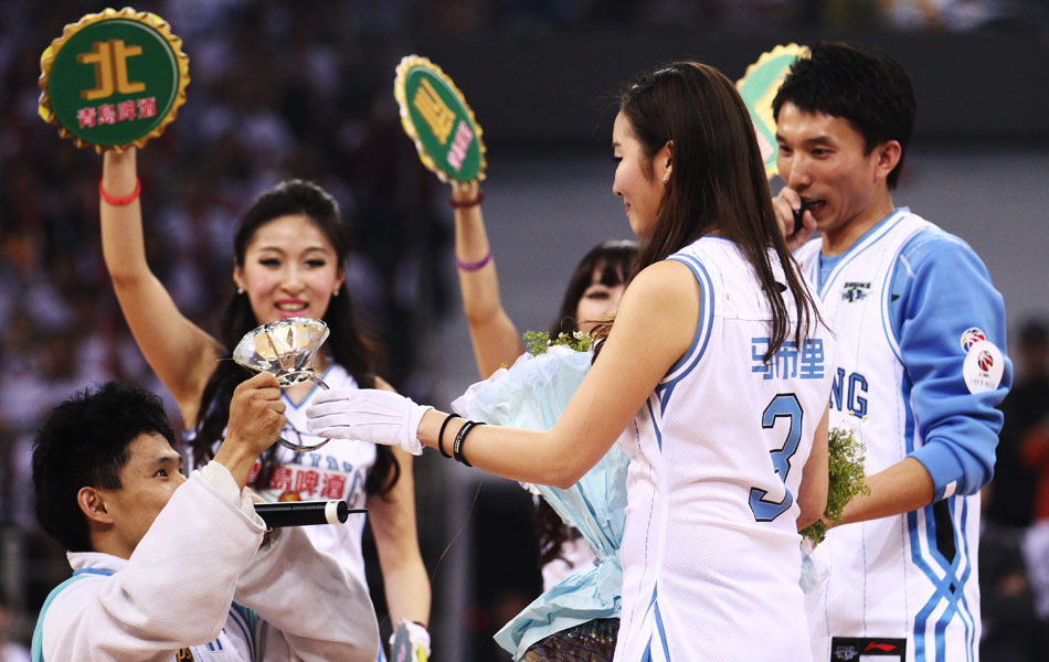 意甲惊现最励志奖金条款！霍伊伦3场造6球，多进1球或助攻一次就多赚15万