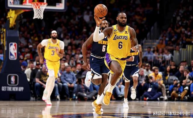 足球亚洲最佳球员候选名单公布，国脚成功入围