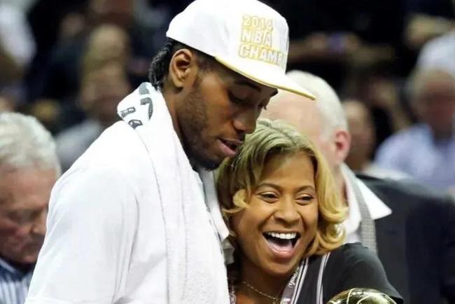 克莱顿·克萧在 2014 年包揽赛扬奖与国联 MVP，成为半个世纪以来投手的最高荣耀